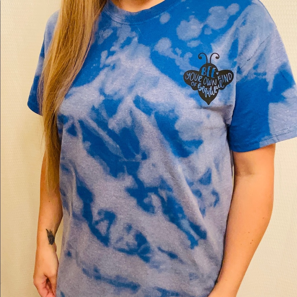 Bee 🐝 Beautiful tee